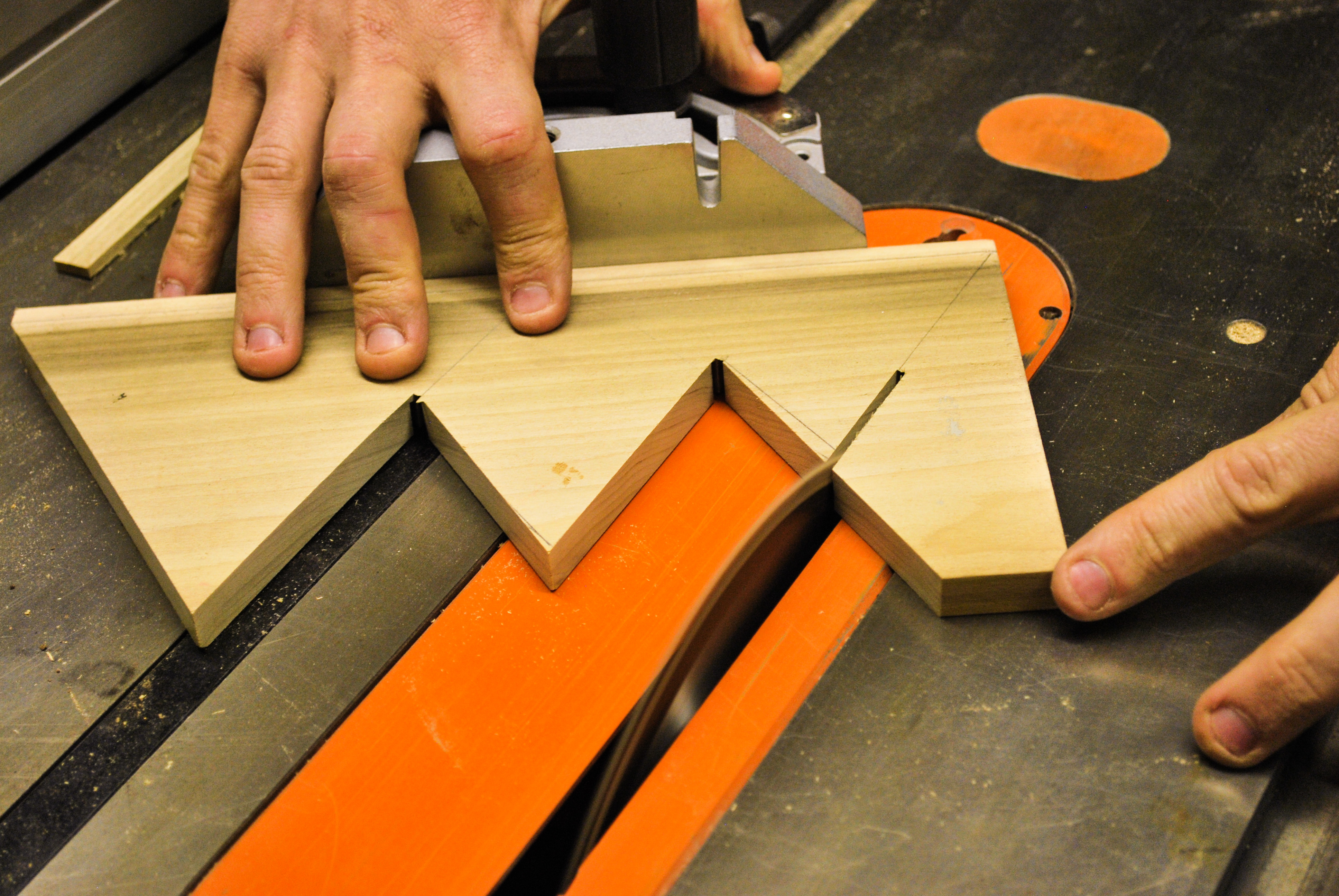 Make This: Wooden Mountain Key Rack - ManMadeDIY