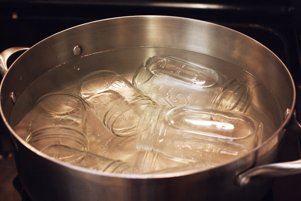 Sanitizing mason jars