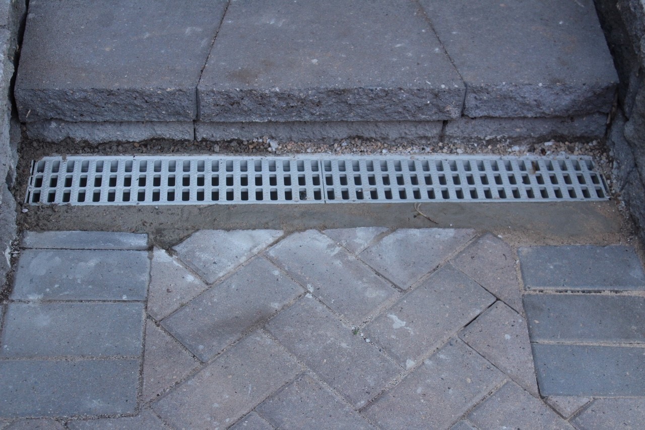 channel drain set with concrete drying