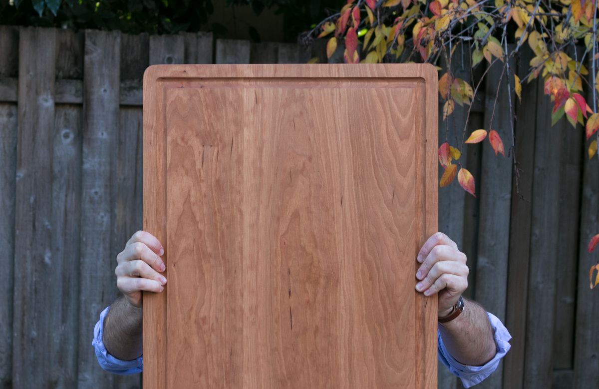 Walnut and hard maple side edge cutting board - Design and Craft